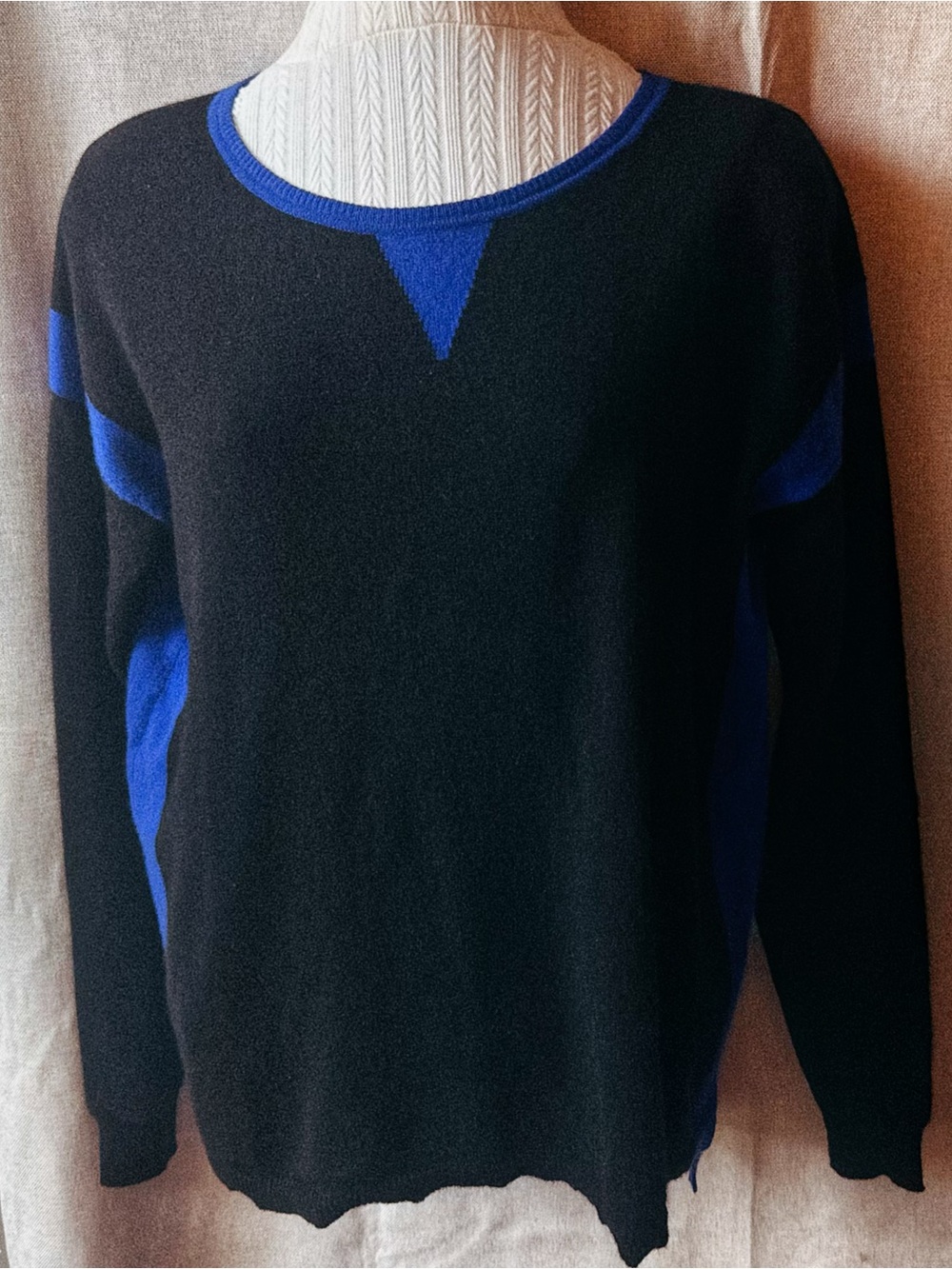 π€π Autumn Cashmere Black & Cobalt Blue 100% Cashmere Sweater - Picture 8 of 10